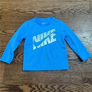 ❤️3/$20❤️ 2t Nike long sleeved shirt